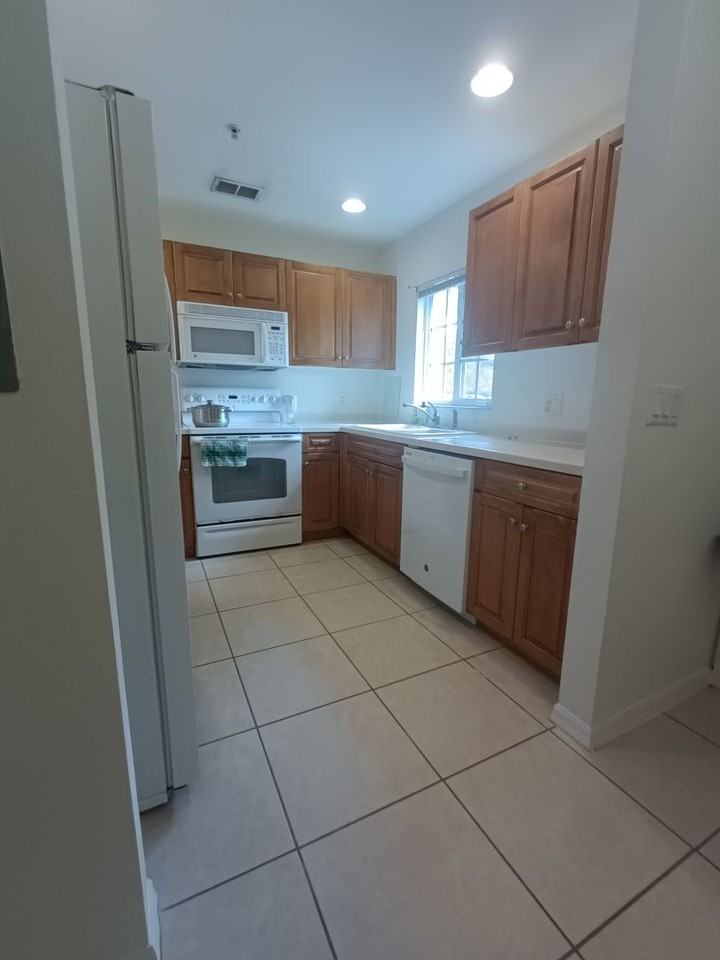 9410 Ivy Brook Run #206 - Photo 7 of 25