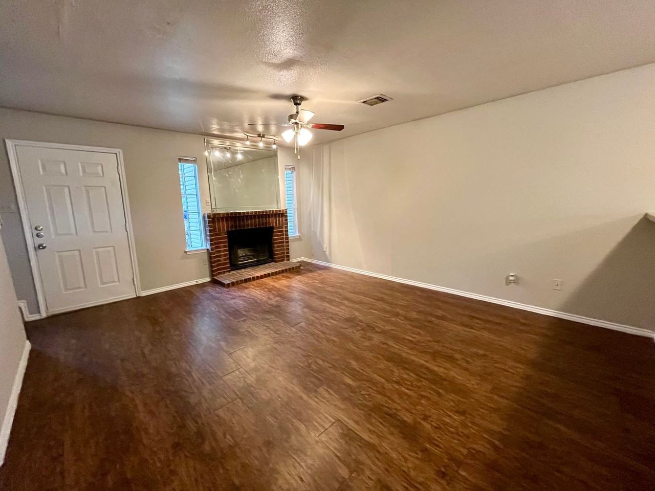 1841 River Crossing Cir Apt B - Photo 3 of 21
