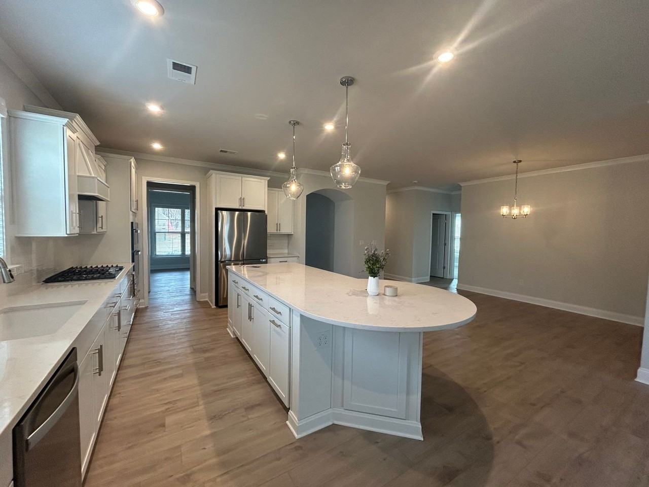 505 Colebrook Way - Photo 7 of 38