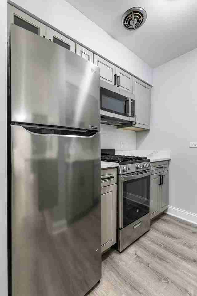 A Stone Beauty in Edgewater! - Photo 7 of 31