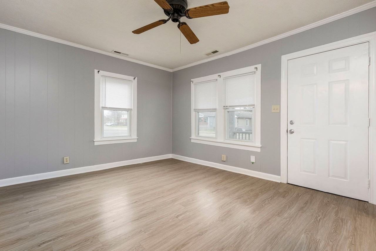4060 La Salle Ave - Photo 3 of 21