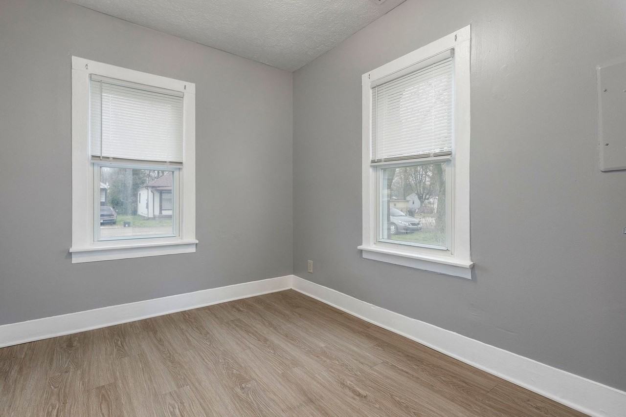 4060 La Salle Ave - Photo 7 of 21