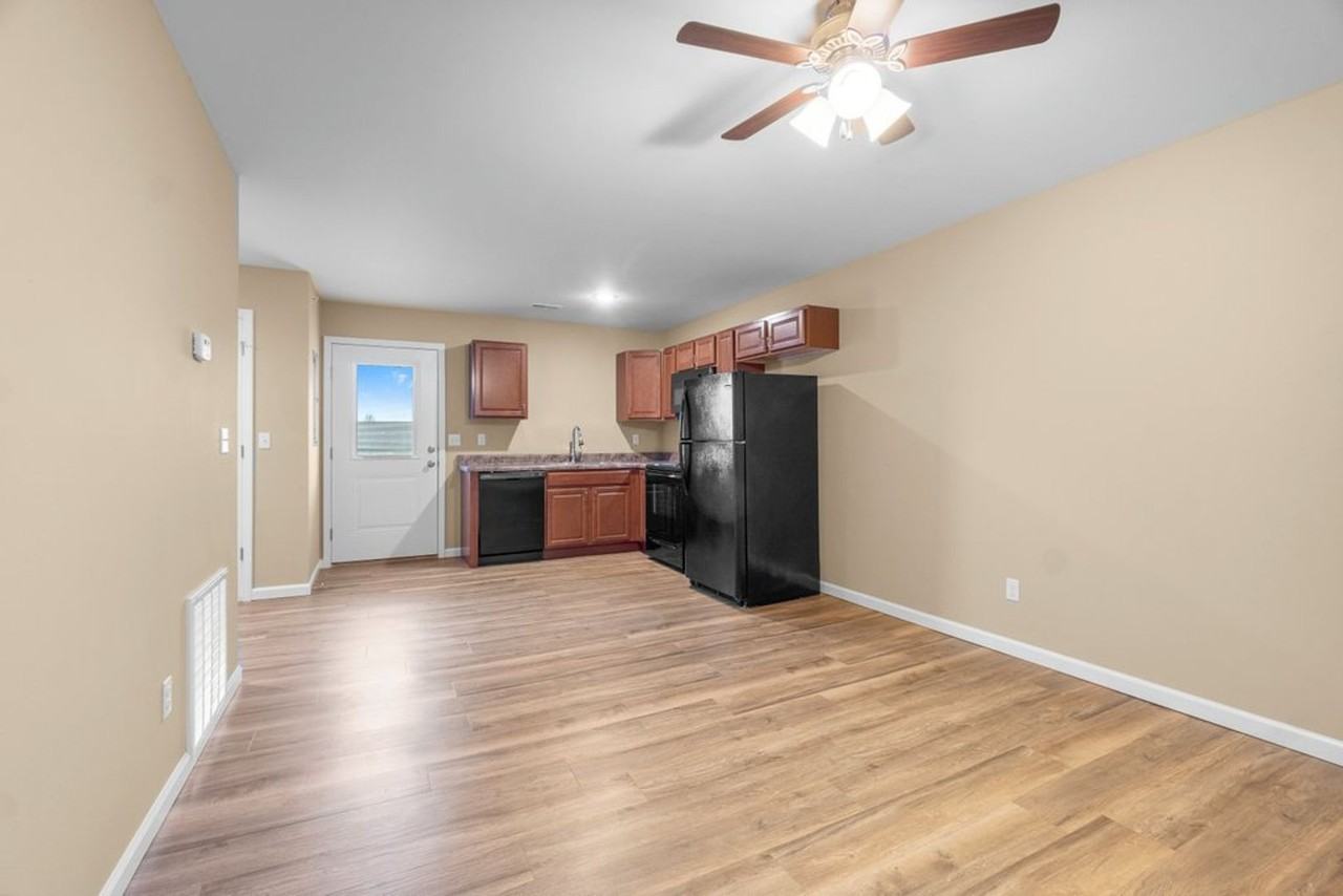 W Independence 1653 - Photo 2 of 22