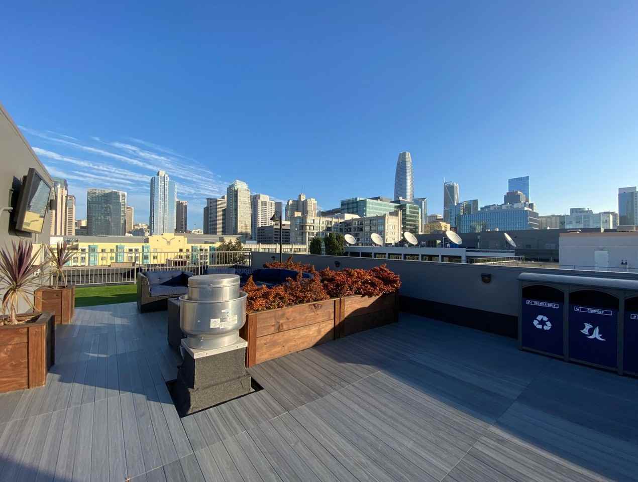 750 Harrison St - Photo 2 of 12