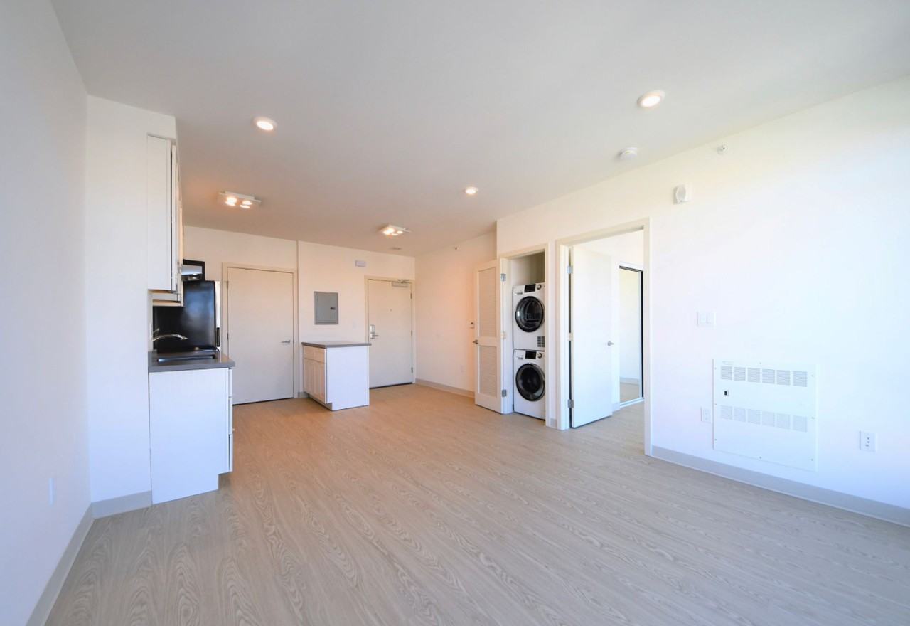 24 Franklin St - Photo 4 of 7
