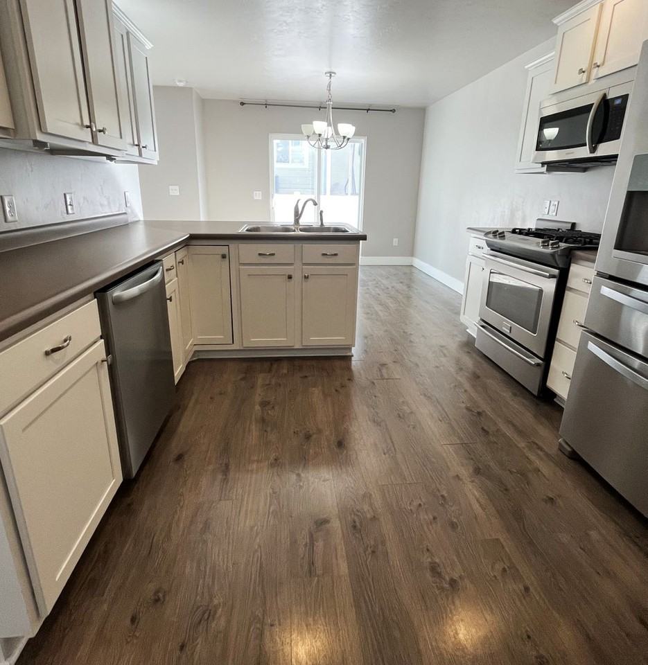 15153 S Bright Stars Dr - Photo 3 of 28