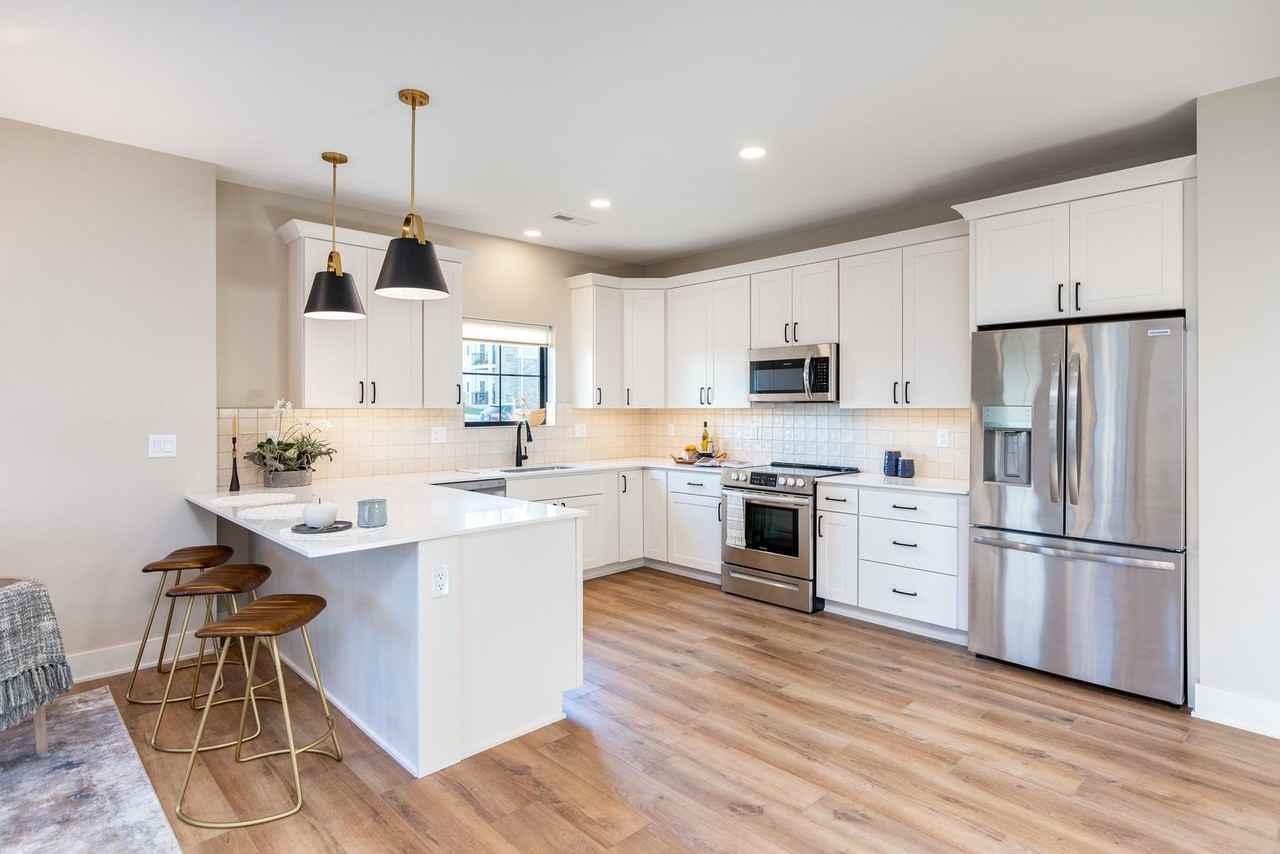 2105 Aikman Dr - Photo 4 of 13