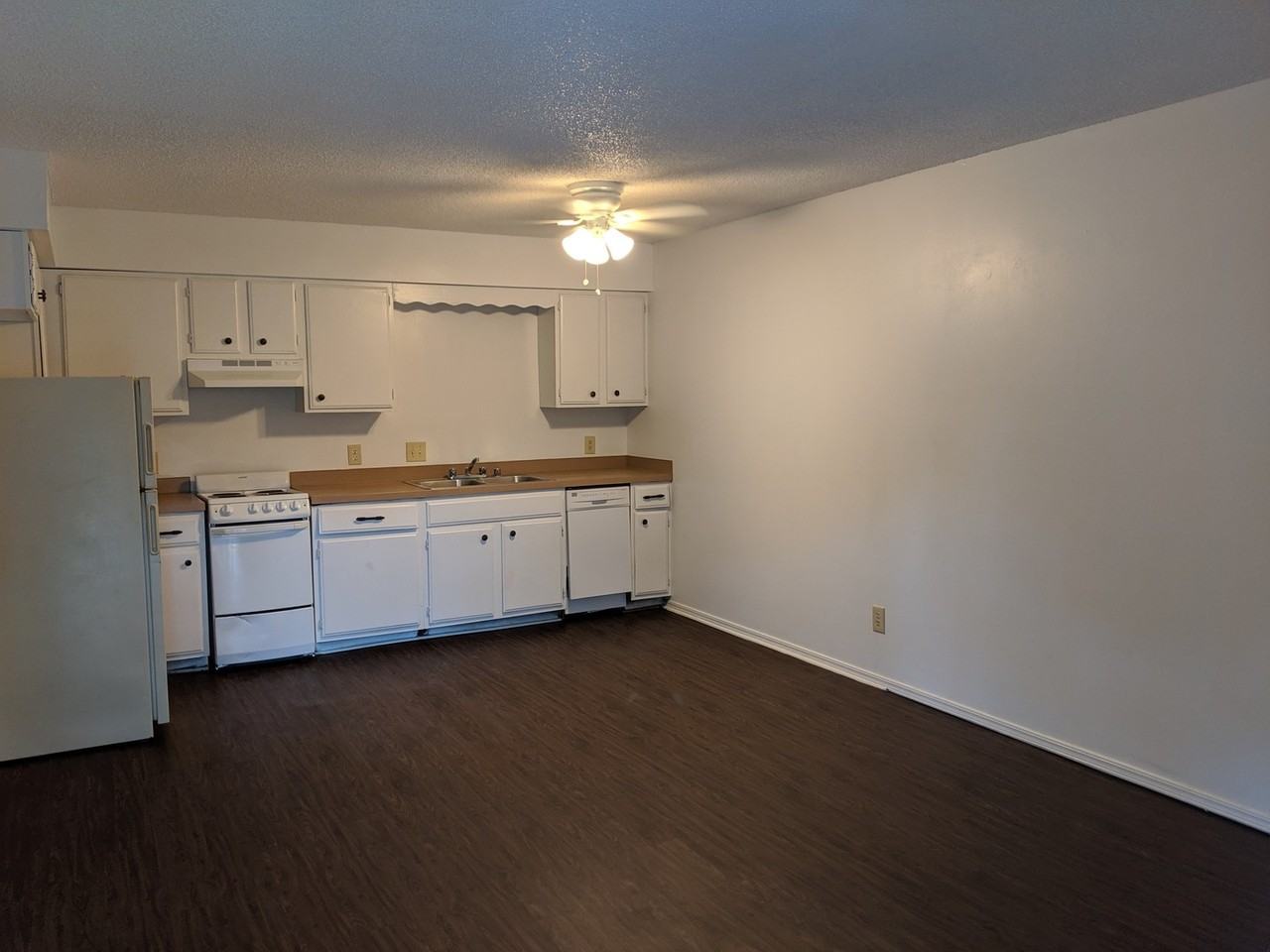 Chestnut Apartments - Photo 5 of 5