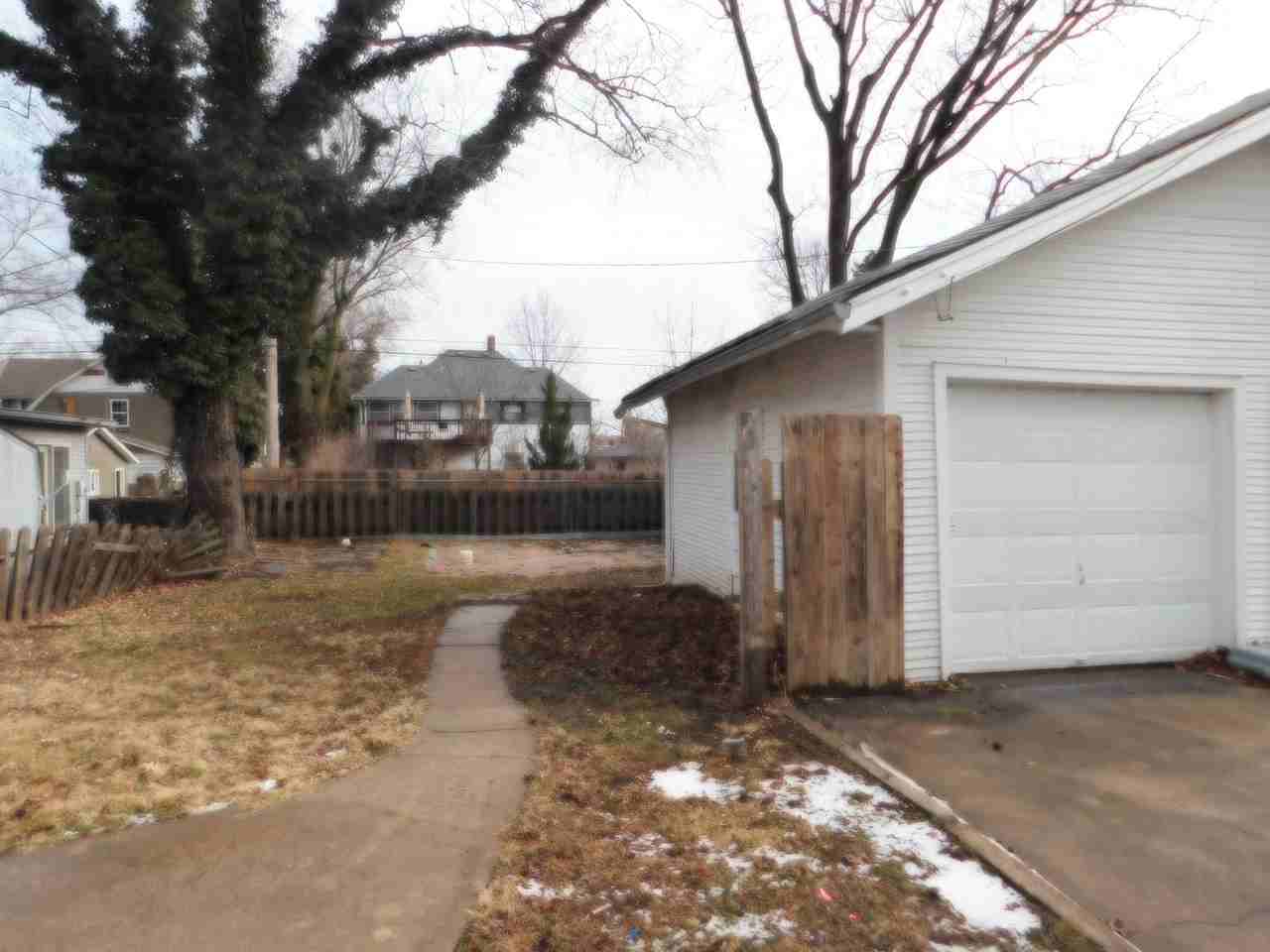 124 N High St - Photo 3 of 21