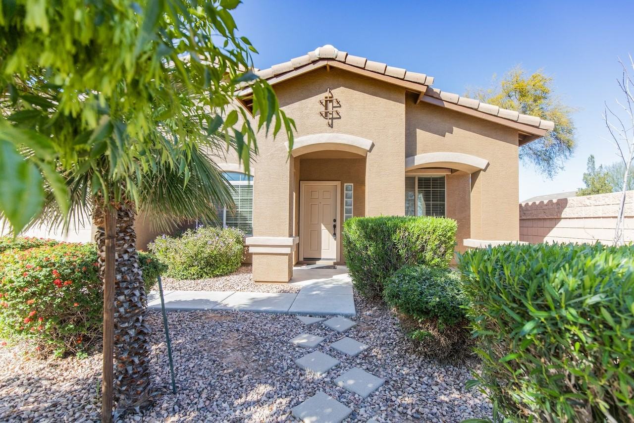 13602 W Avalon Dr - Photo 2 of 26