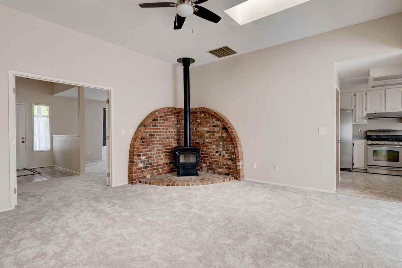 1119 Sw Klickitat Ter - Photo 6 of 29