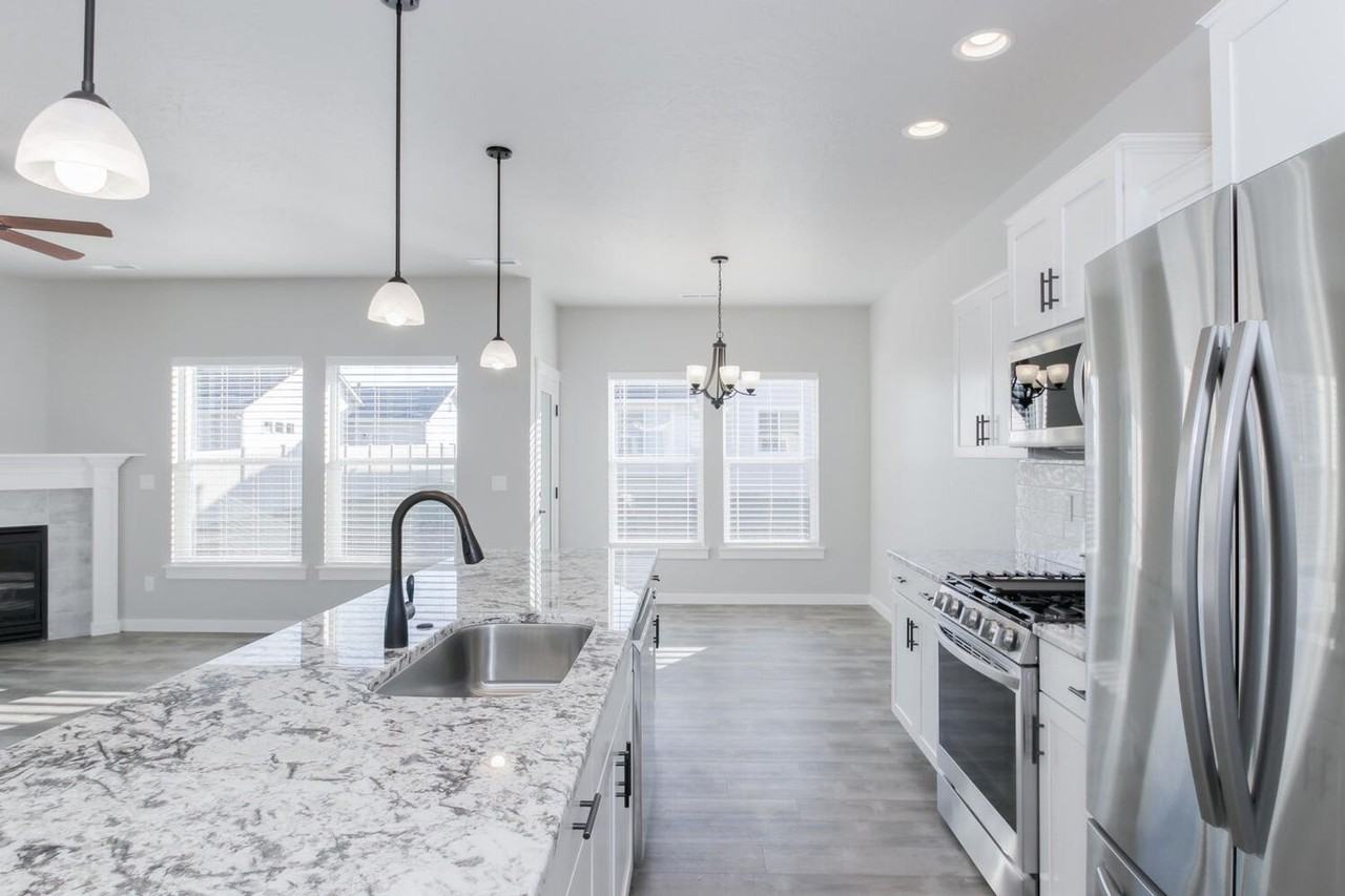 8275 E Stone Valley St - Photo 4 of 42