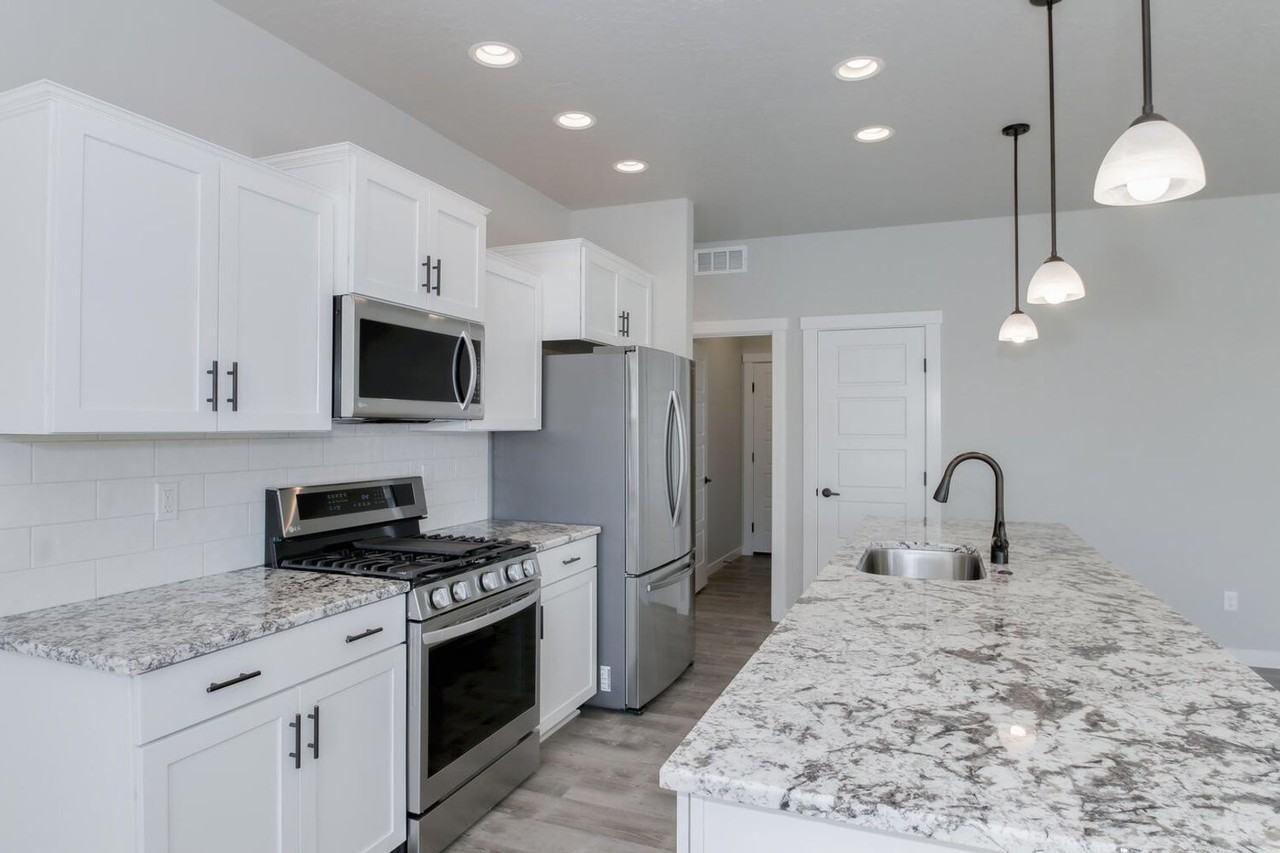 8275 E Stone Valley St - Photo 6 of 42