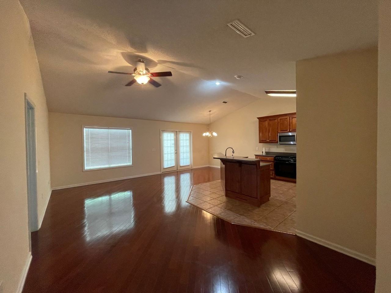 260 Windsor Garden Dr - Photo 2 of 26