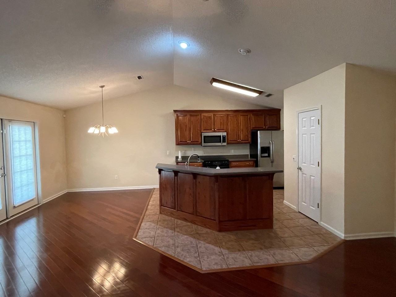 260 Windsor Garden Dr - Photo 4 of 26