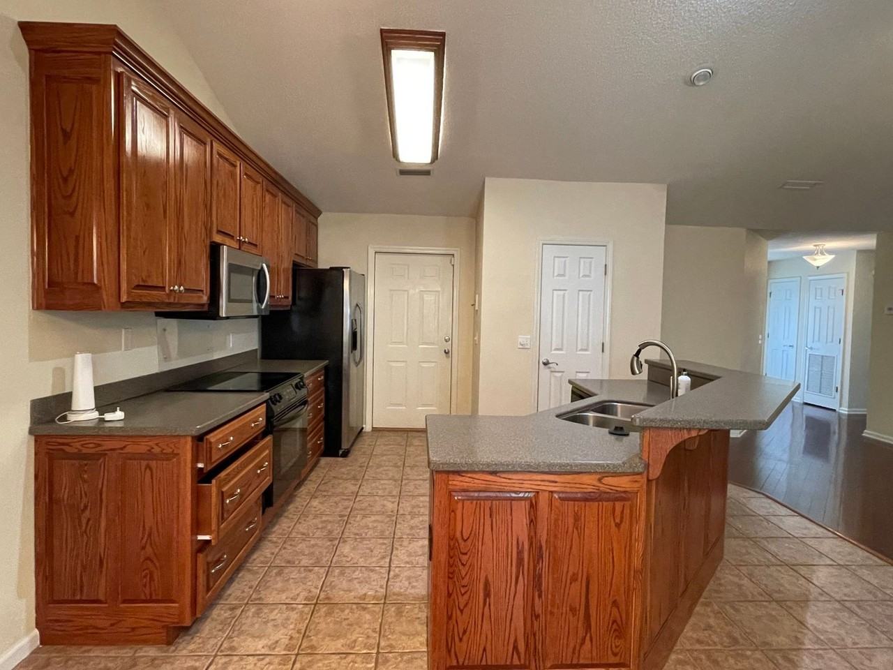 260 Windsor Garden Dr - Photo 5 of 26