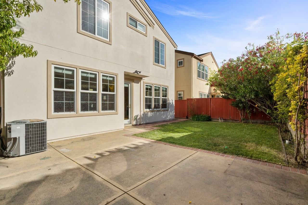 975 Garrity Way - Photo 2 of 20