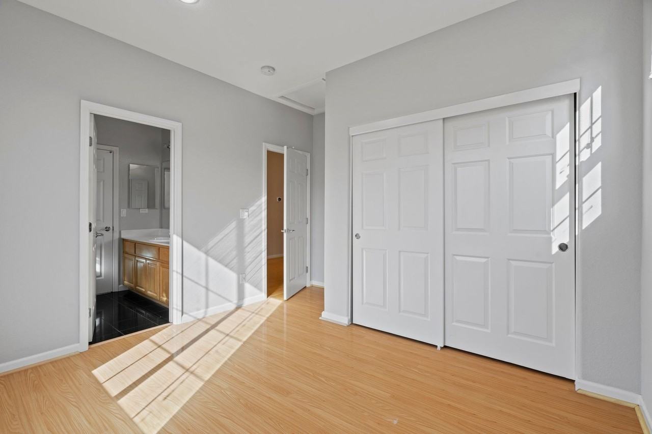 975 Garrity Way - Photo 3 of 20