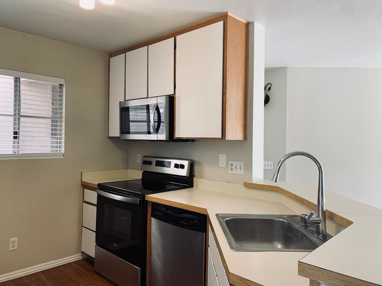 7247 Camino Degrazia - Photo 2 of 13