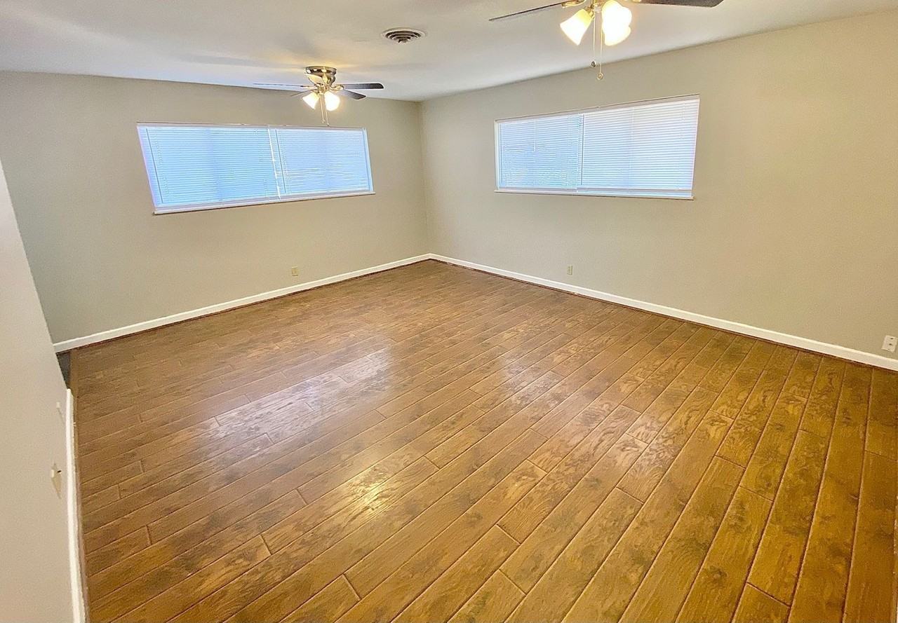 2109 Coronado Pl - Photo 2 of 10