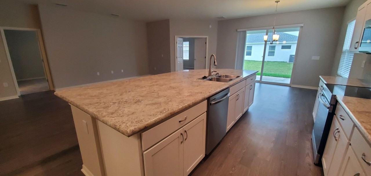 1030 Corso Dr - Photo 5 of 30