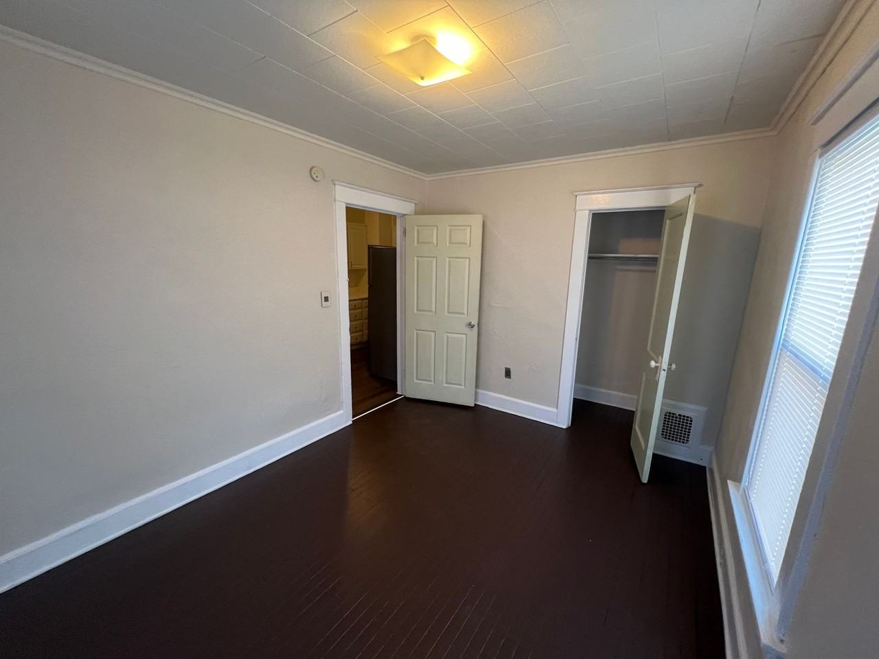 25 Tompkins - Photo 2 of 6