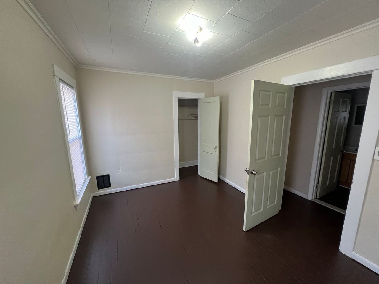 25 Tompkins - Photo 3 of 6