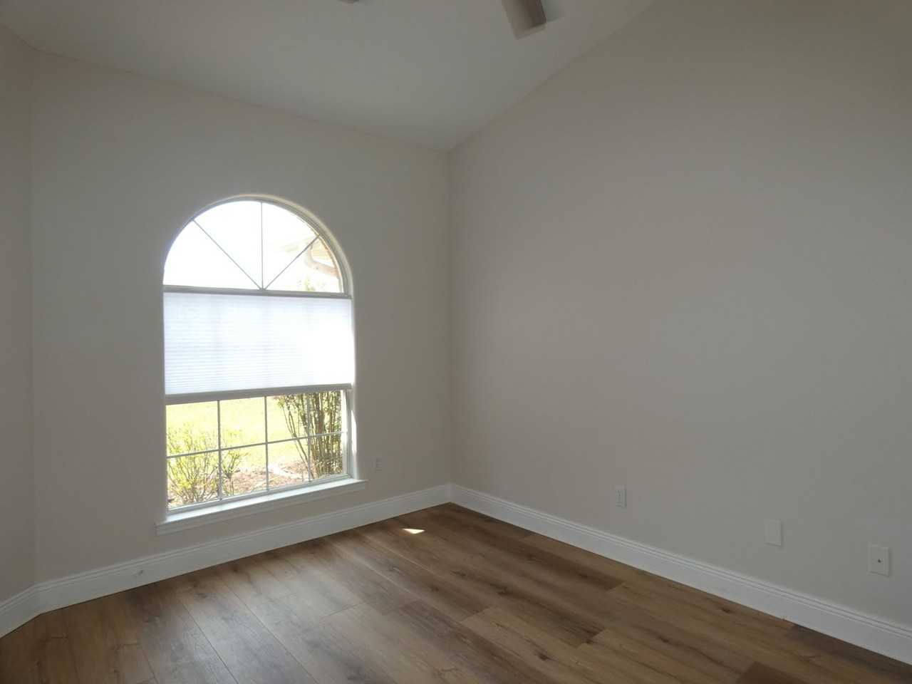 4240 Essex Terrace Cir - Photo 7 of 44