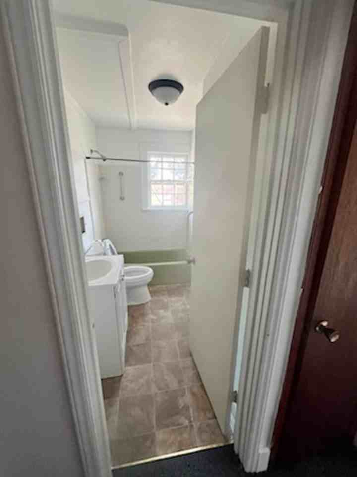 1404 W Main - Photo 3 of 8