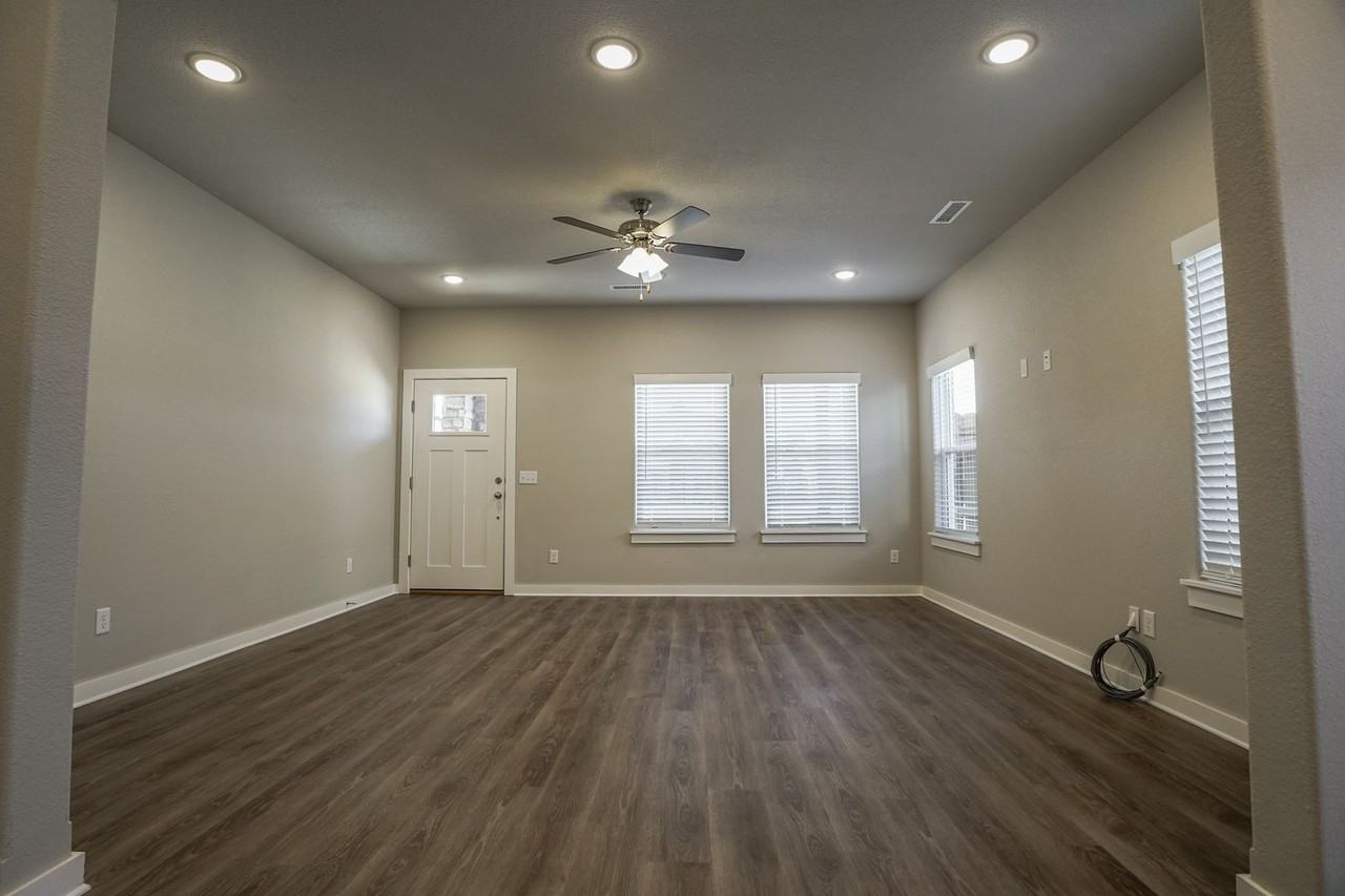 712 N Salem Rd - Photo 5 of 31