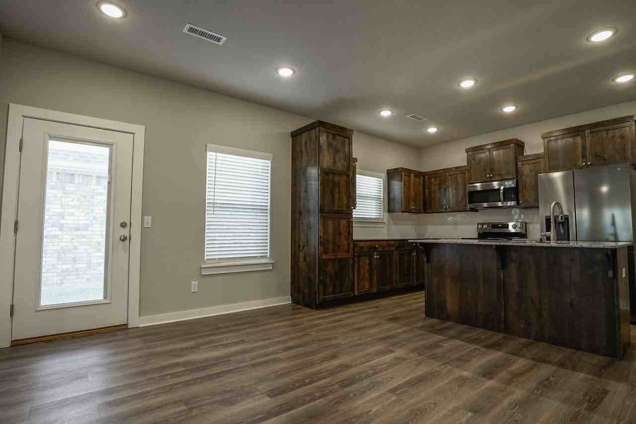 712 N Salem Rd - Photo 6 of 31