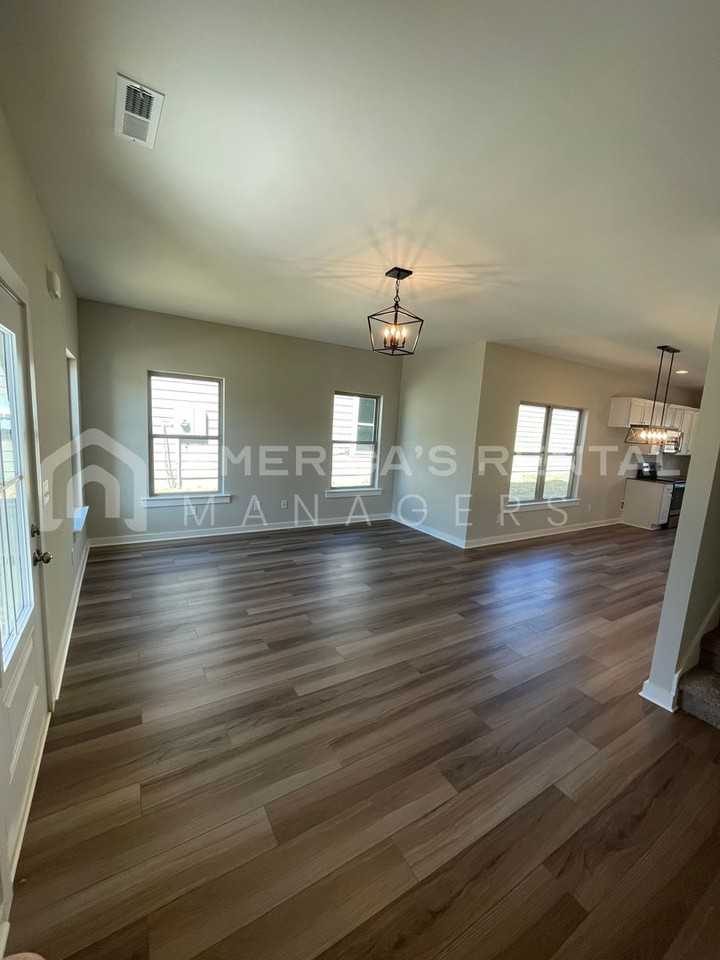 2126 Sullivan Dr Sw - Photo 4 of 39