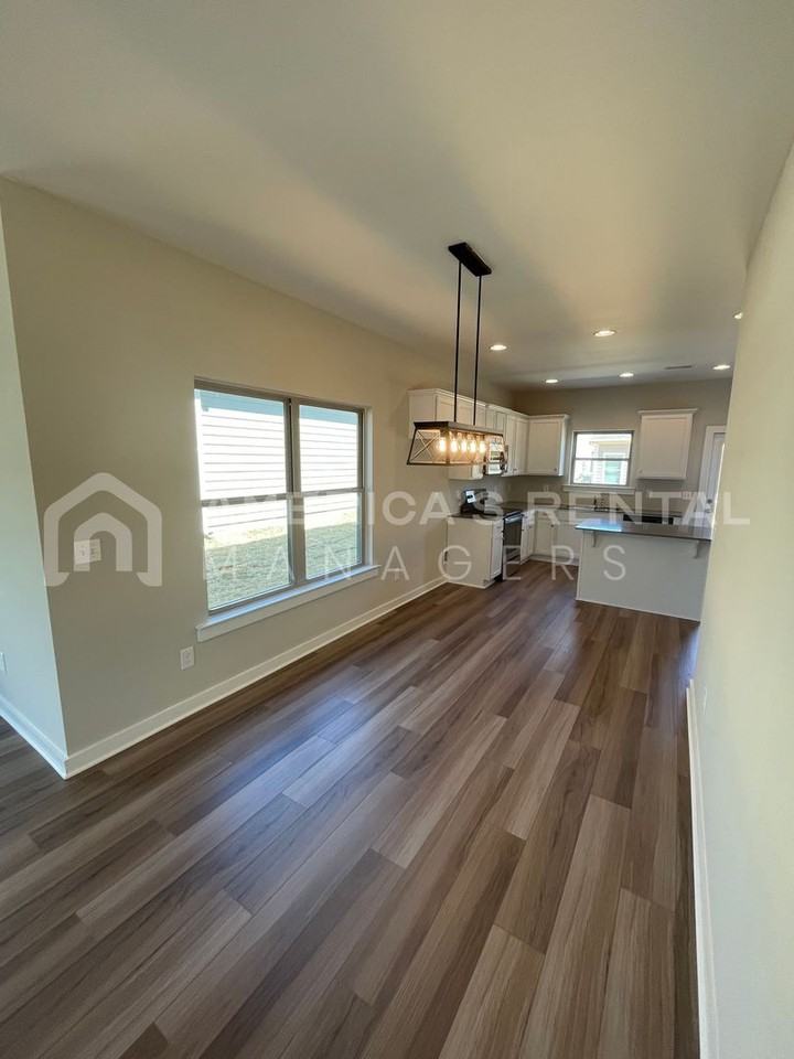 2126 Sullivan Dr Sw - Photo 6 of 39