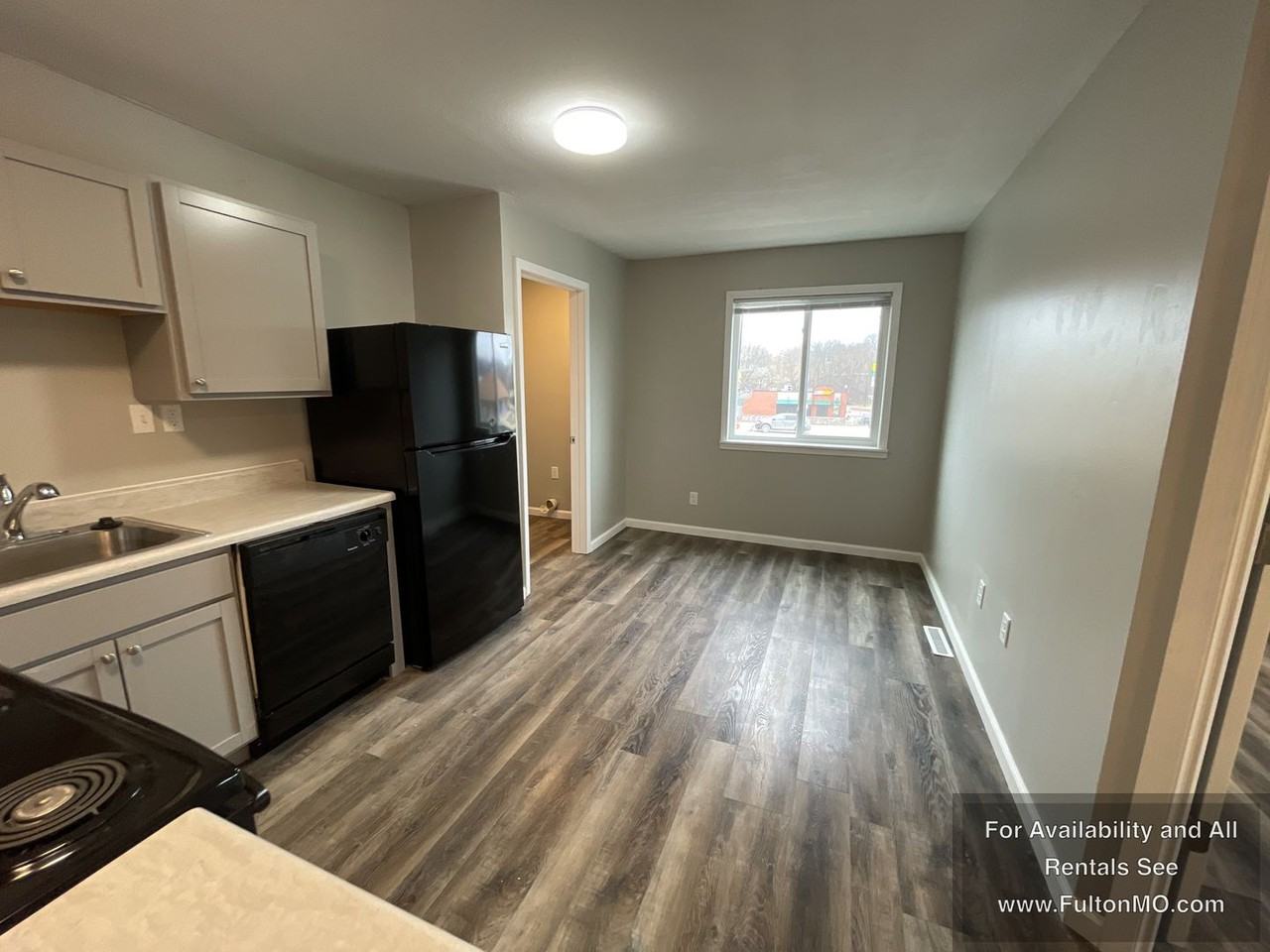 300 Market St - Photo 4 of 19