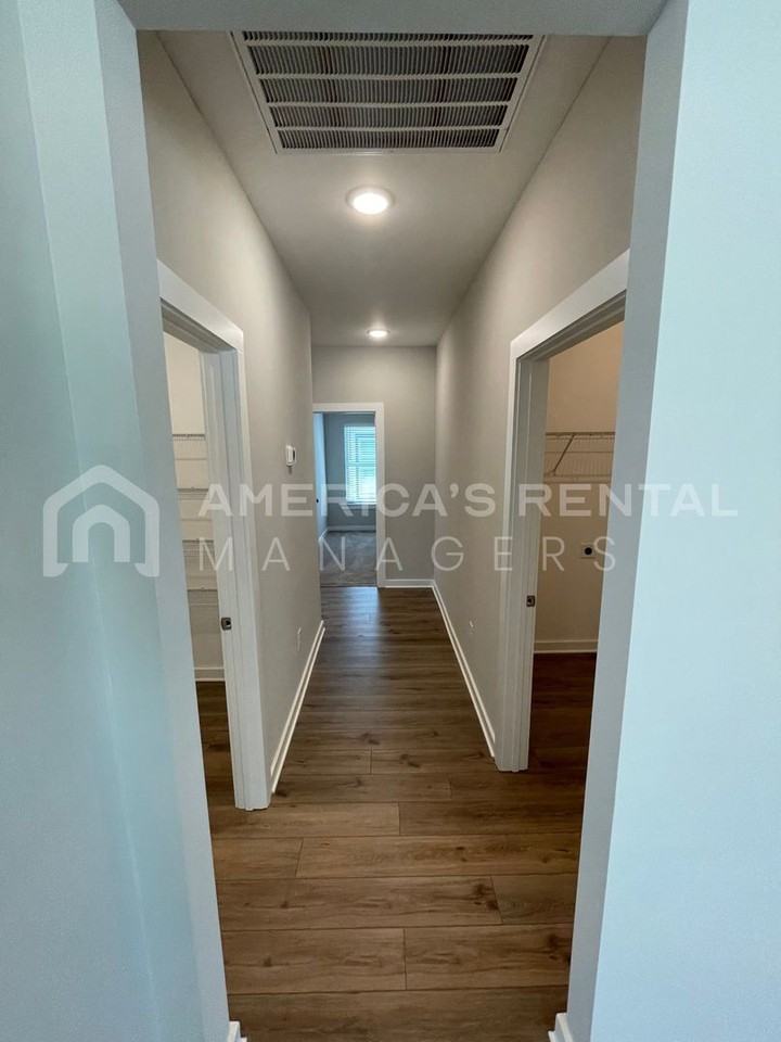 2120 Sullivan Dr Sw - Photo 5 of 27