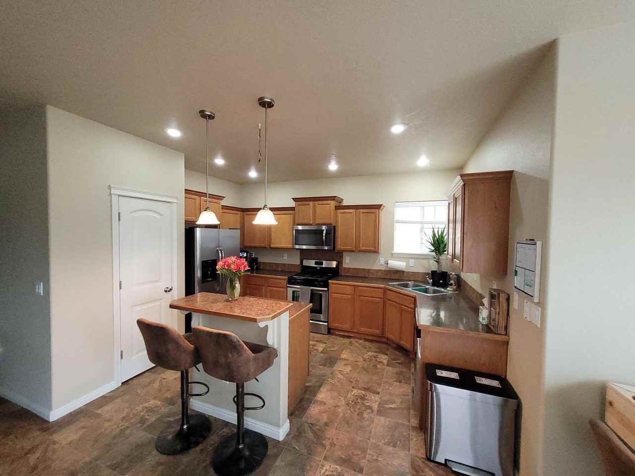 10335 W Breckfield St - Photo 4 of 16