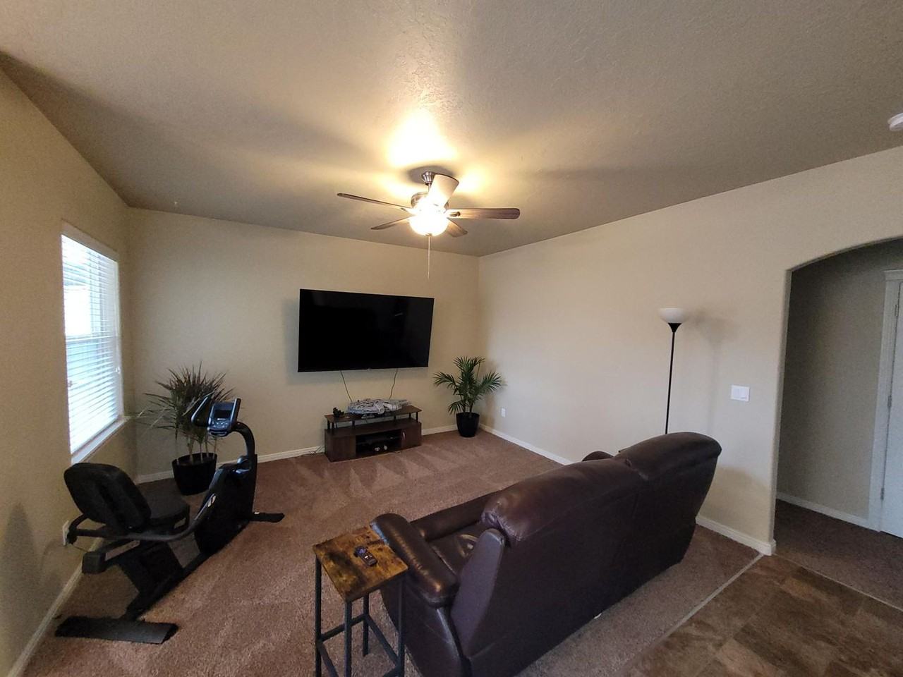 10335 W Breckfield St - Photo 3 of 16