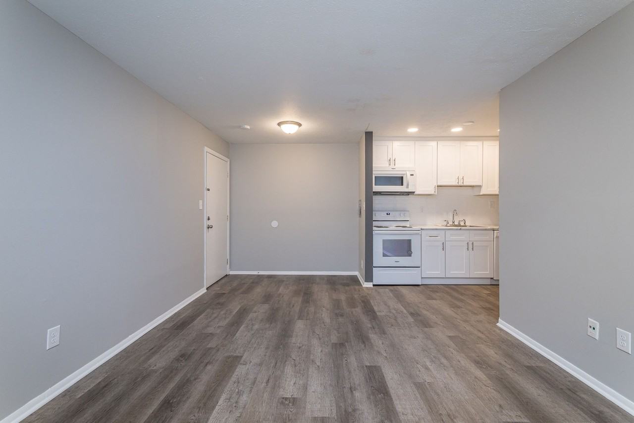 Lakewood Pointe - Photo 4 of 22