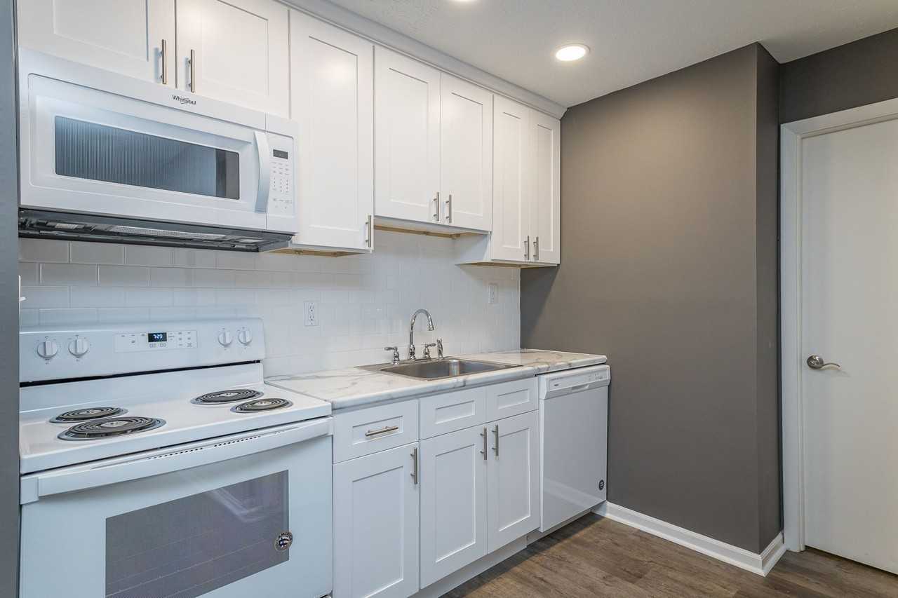 Lakewood Pointe - Photo 5 of 22