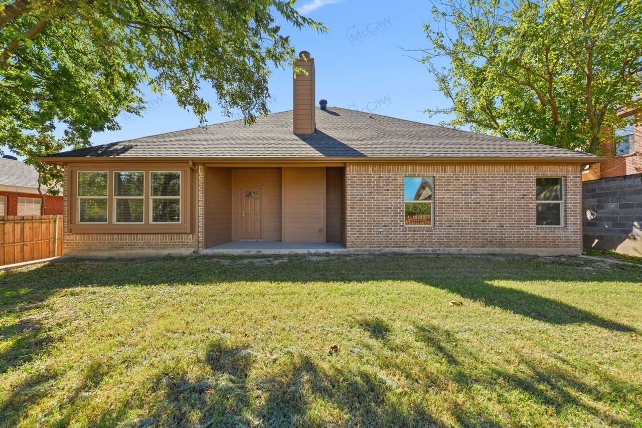 4527 Marcell Ave - Photo 2 of 15