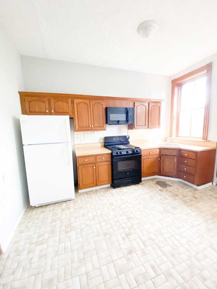 4450 Pennsylvania Ave - Photo 6 of 6