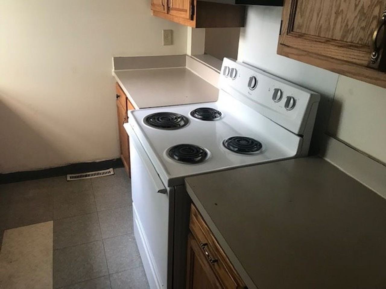 235 S 13th St - Photo 3 of 9
