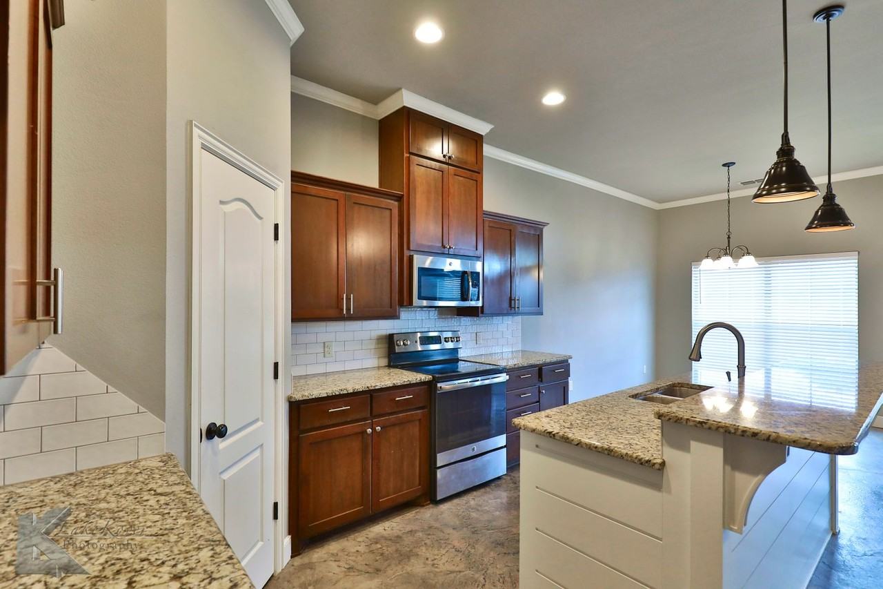 3812 Carrera Ln - Photo 7 of 22
