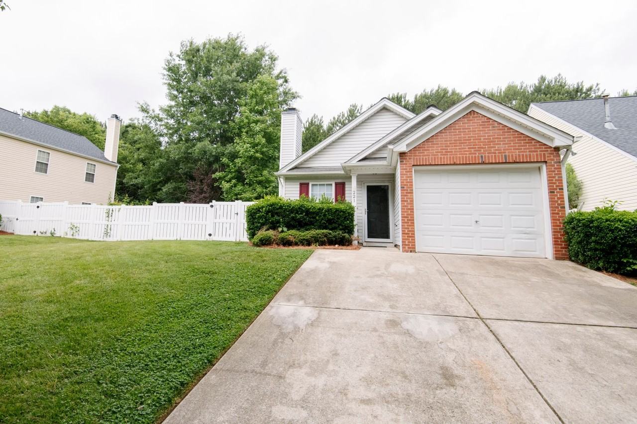 221 Adefield Ln - Photo 2 of 15