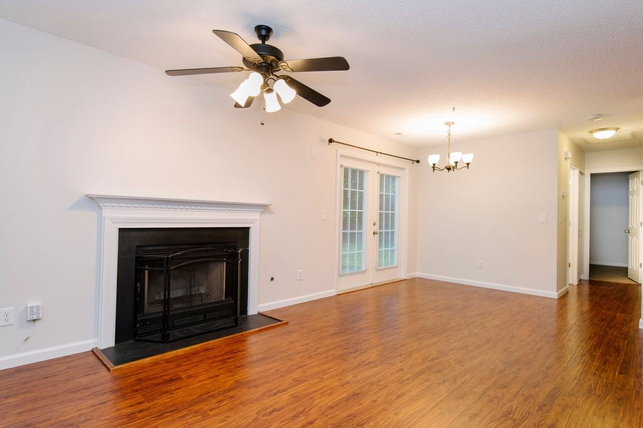 221 Adefield Ln - Photo 3 of 15