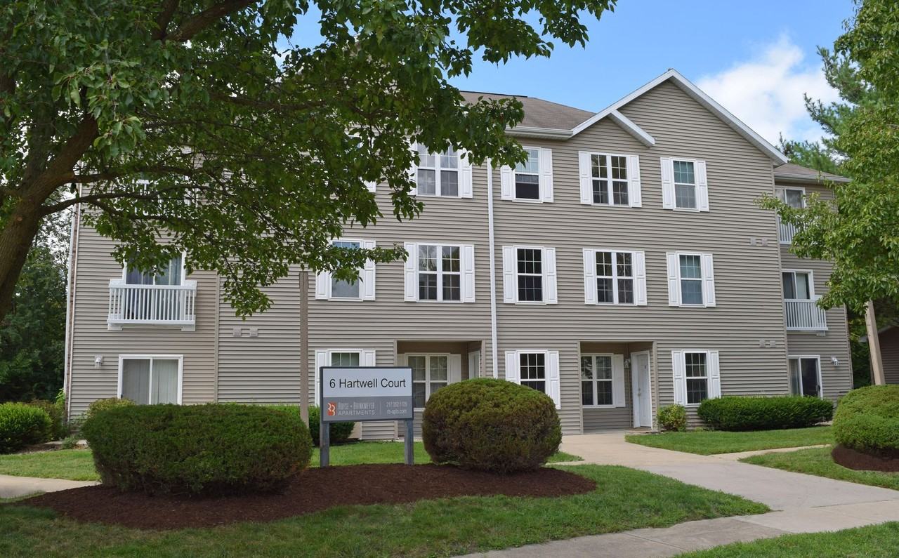 6 Hartwell Ct by Royse + Brinkmeyer Apartments 6 Hartwell Ct, Savoy