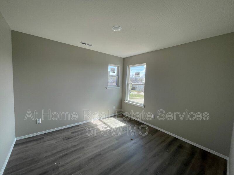 801 E Watermill Cir - Photo 6 of 11