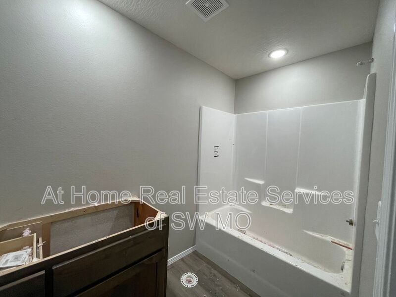 801 E Watermill Cir - Photo 7 of 11