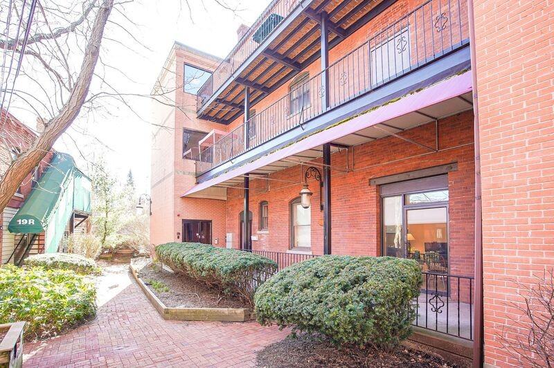 17 Hawley St #203 - Photo 2 of 13