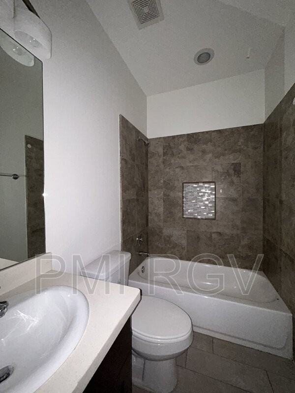 3705 Paola St #3 - Photo 7 of 13